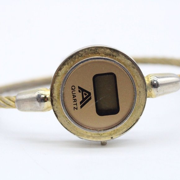 Vintage Advance Digital Watch Women Gold Tone Stainless Steel Bracelet Retro 80s - Picture 6 of 8